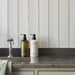 Hand Lotion Amber & Wildflower - Biodegradowalny Nawilżający Krem do Rąk - Amabase