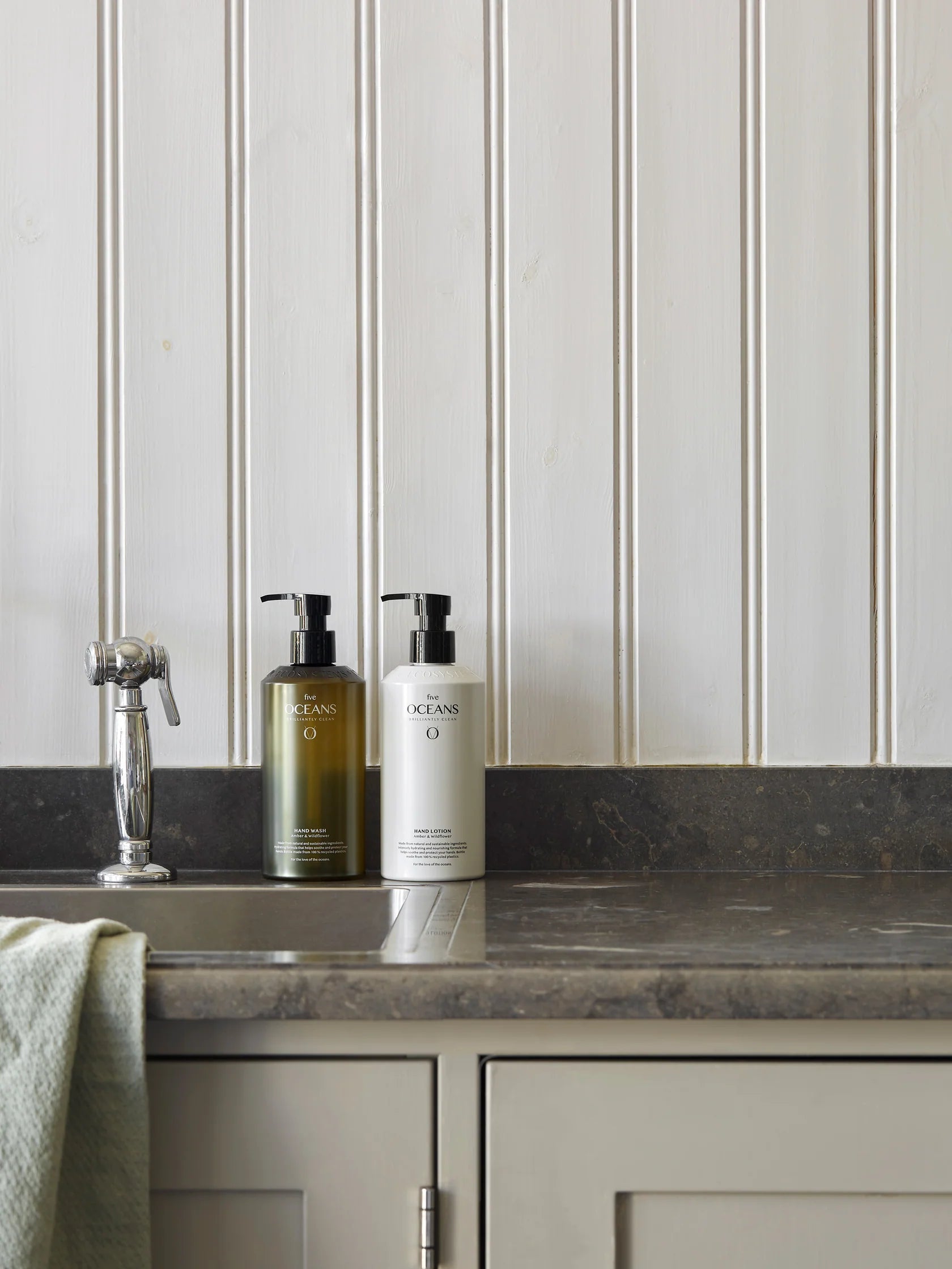 Hand Lotion Amber & Wildflower - Biodegradowalny Nawilżający Krem do Rąk - Amabase