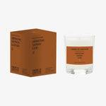  Świeca zapachowa Cirerie De Gascogne – Armagnac, szafran, skóra. Drzewno-słodki aromat, 30h palenia, ręczna produkcja.