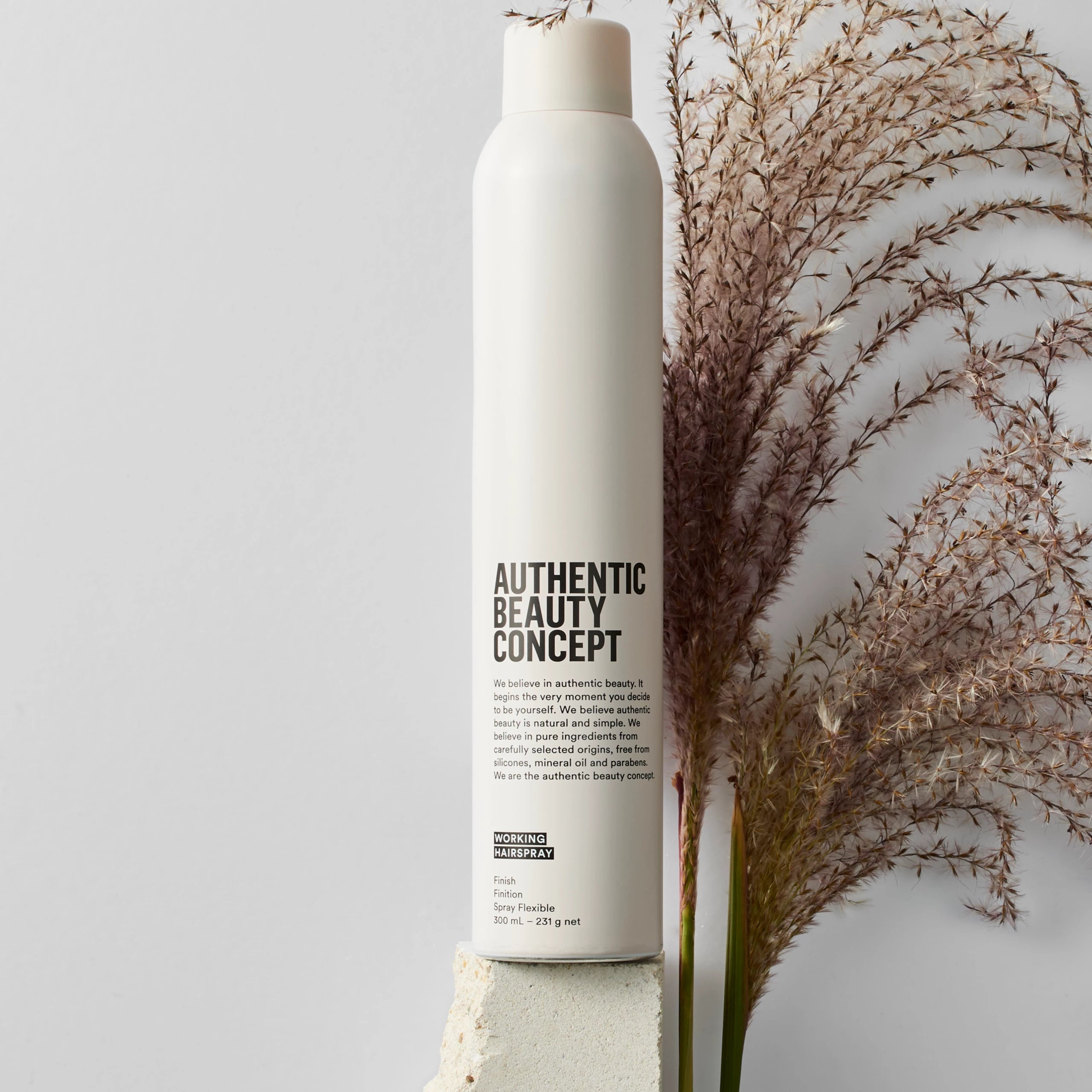 Authentic Beauty Concept Working Hairspray - Szybkoschnący Lakier do Włosów 300 ml - Amabase